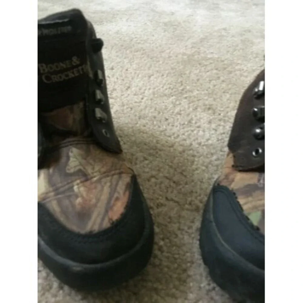 Boone & Crockett Boys Hiking Boots. Thermolite Weatherproof Size 1M Multicolor